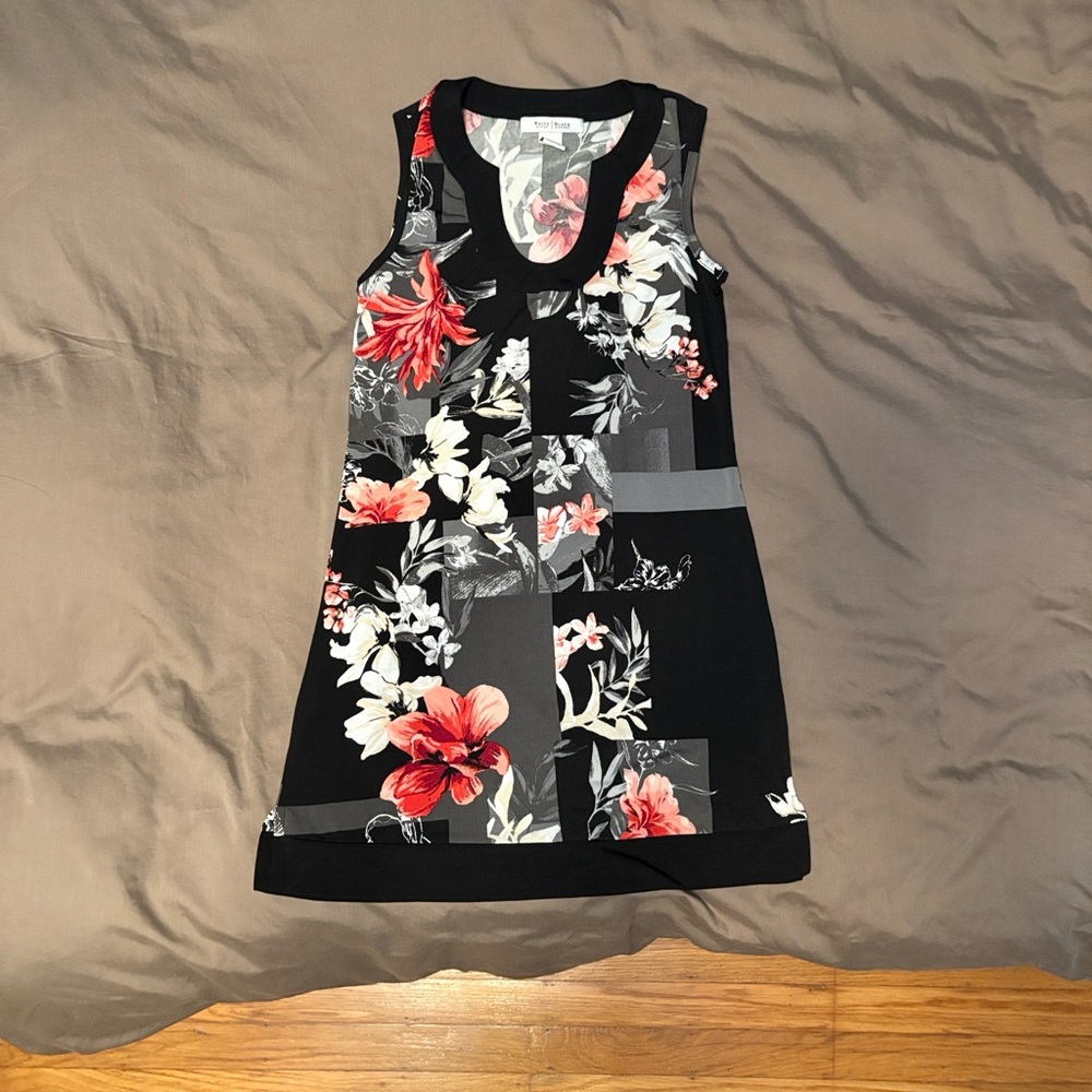White House Black Market Floral Tunic Top Black and Red